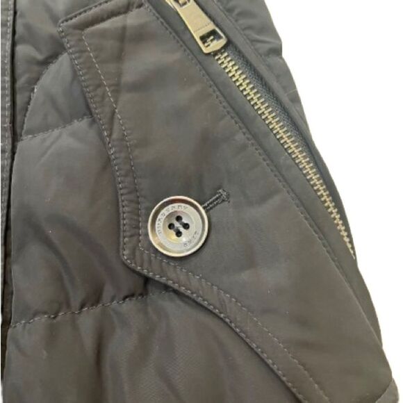 BURBERRY Authentic Puffer Coat with Fur-Trimmed Hood - Picture 10 of 12